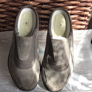 Ryka Gray Leather clogs SZ 8M VGUC